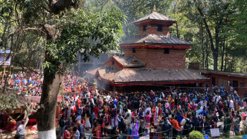 चैते दसैँमा कालिका मन्दिरमा भक्तजनको भीड